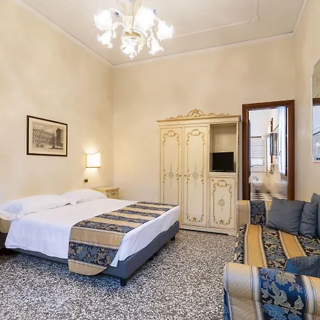 מלון Torino 3*