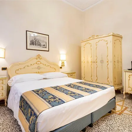 Torino Hotell 3*