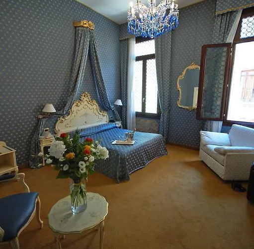 Отель Torino 3*